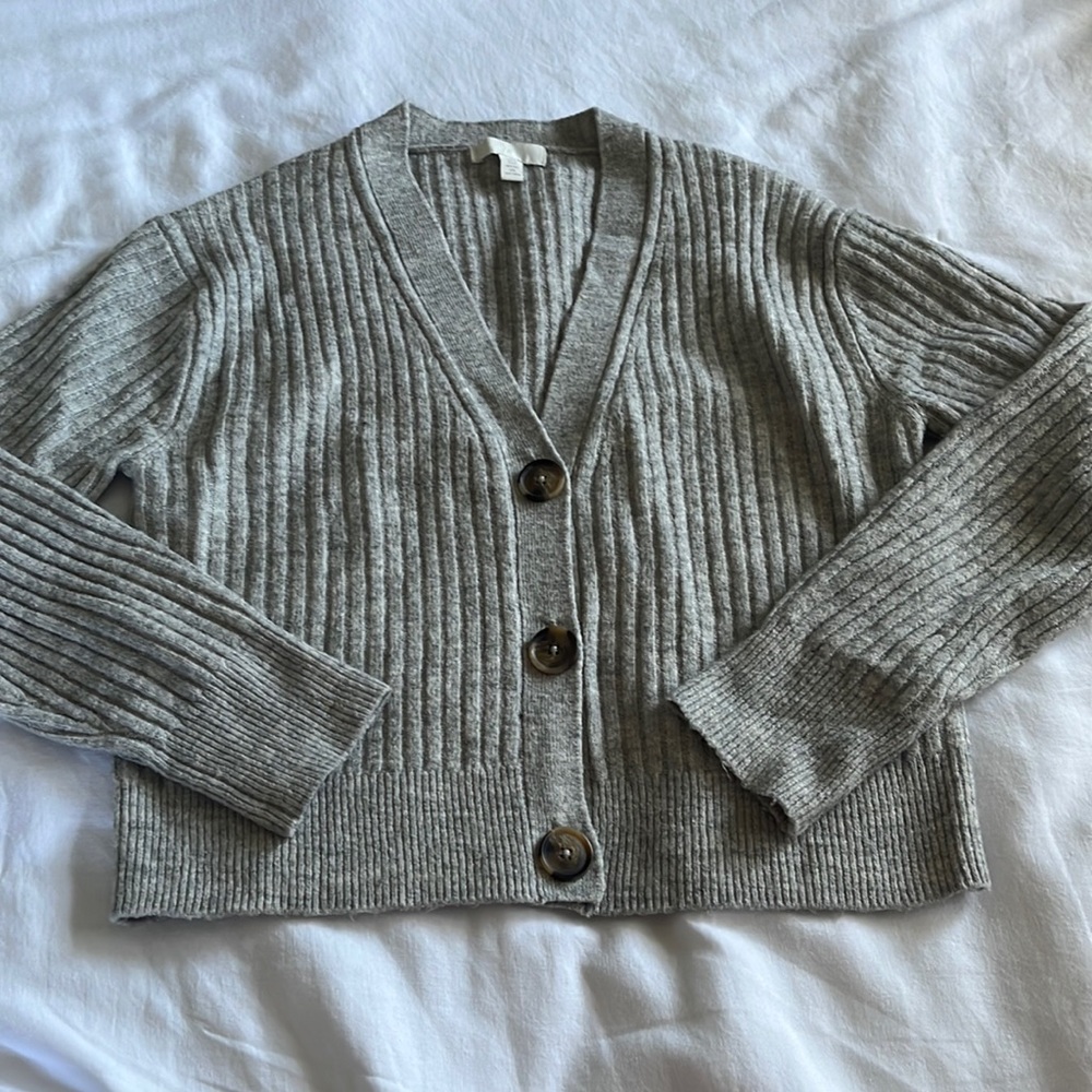 H&M Gray Knit Cropped Cardigan